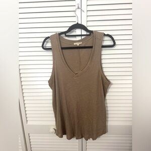 Z Supple Tan Sleeveless V-Neck Top Size XL